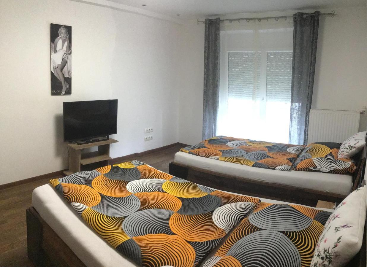 Nina Apartment Вінер-Нойштадт Екстер'єр фото